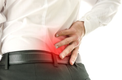 Причины болей в спине: поиск и диагностика по симптомам