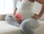 Резкие боли в области пупка при беременности: причины и что делать