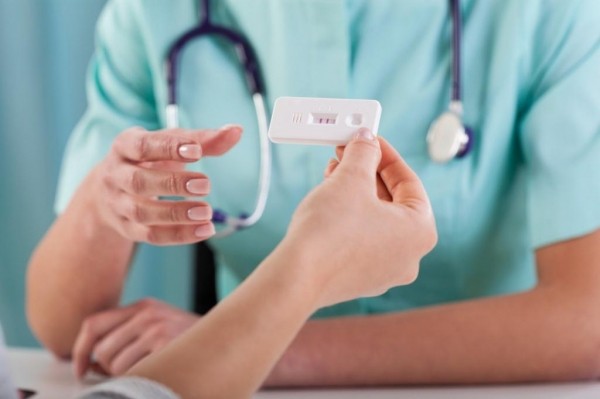 Какими способами гинеколог определяет беременность, сроки и процесс осмотра