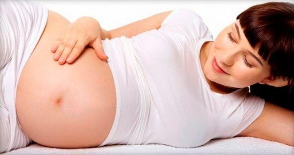Причины икоты ребенка в животе при беременности и что делать, патологии