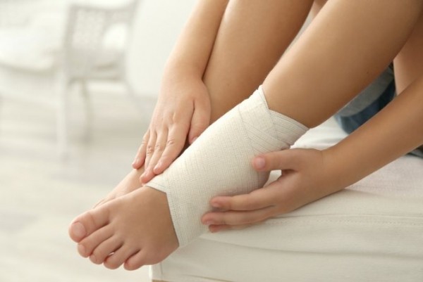 Отек левой ноги (стопы): причины и лечение