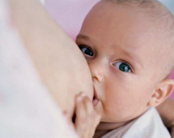 По каким признакам понять, что ребенку не хватает грудного молока