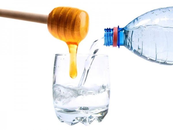 Полезно ли пить воду утром натощак