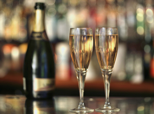 Просекко – недорогой итальянский аналог шампанского. По какому поводу итальянцы пьют этот игристый  напиток?