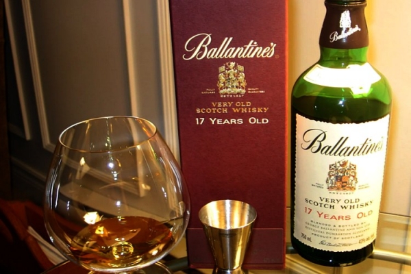 Виски Баллантайнс (Ballantine’s) — обзор линейки купажированного скотча, крепость, стоимость, как пить и закусывать