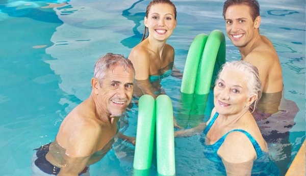 Все, что нужно знать про плавание при остеохондрозе