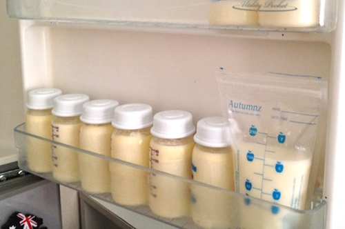 Как подогреть сцеженное грудное молоко из холодильника