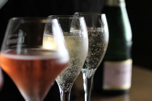 Шампанское и игристое вино — в чем разница, какие отличия?