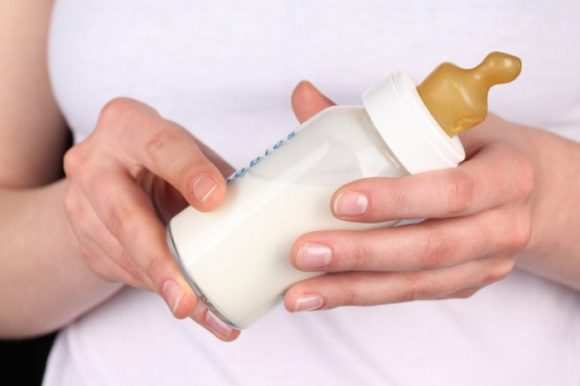 Как правильно хранить грудное молоко после сцеживания