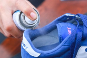 Спрей для обуви от запаха: советы по выбору и применению