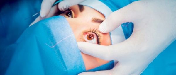Как убрать грыжи под глазами без операции в салоне или самостоятельно