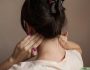 Болит шея сзади у основания черепа: причины, лечение