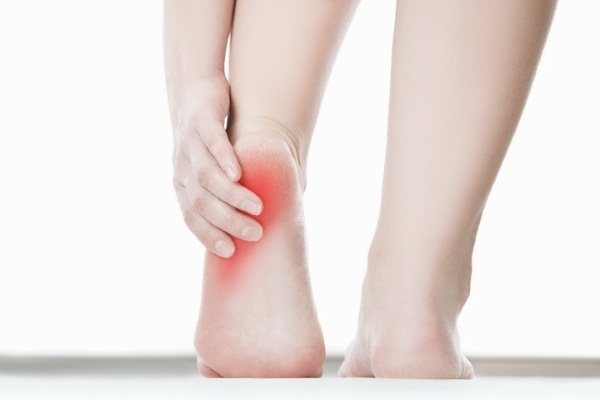 Жжение в ногах выше и ниже колена – причины дискомфорта и методы лечения