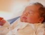 Когда новорожденный ребенок начинает видеть, нормы развития зрения по месяцам и отклонения