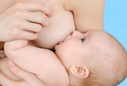Признаки застоя молока у кормящей мамы, что делать и как расцедить в домашних условиях