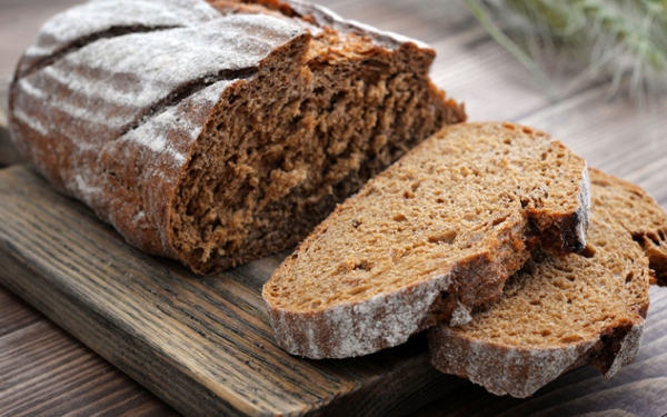 Ржаной хлеб: полезные свойства при разных заболеваниях, особенности употребления, возможный вред и противопоказания