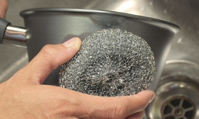 Что собой представляет металлическая губка для мытья посуды, как ею правильно пользоваться?