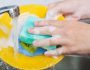 Рекомендации опытных хозяек, можно ли мыть посуду хозяйственным мылом