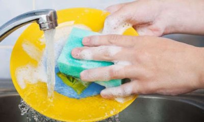Рекомендации опытных хозяек, можно ли мыть посуду хозяйственным мылом